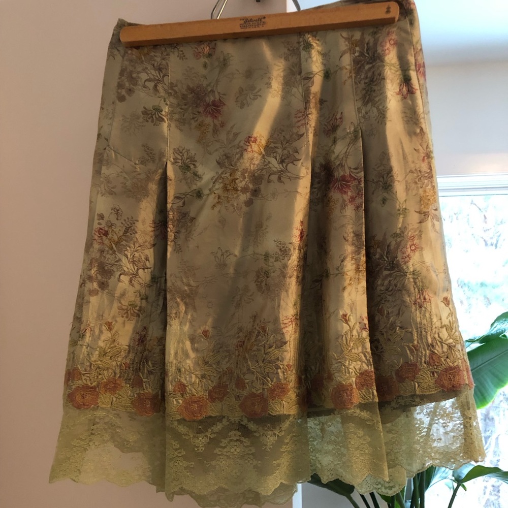 Skirt w/ floral detail-Cynthia Steffe